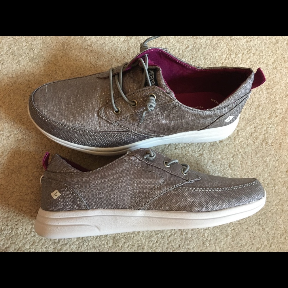 NEW Girls’ Size 3 Sperry Top-Sider Sneaker